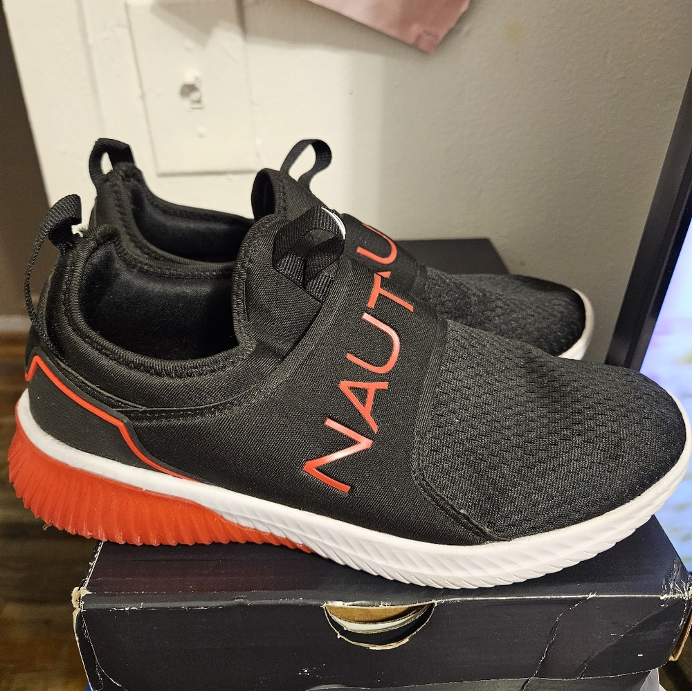 Men's nautica sneakers.